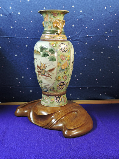 花台（流） solid wood hand carved vase pedestal斜め前方から